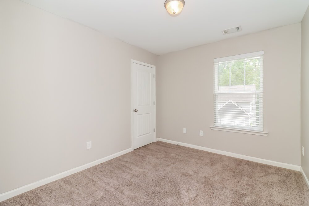 4-Bed Rental on 412 Fieldcrest Drive photo 15