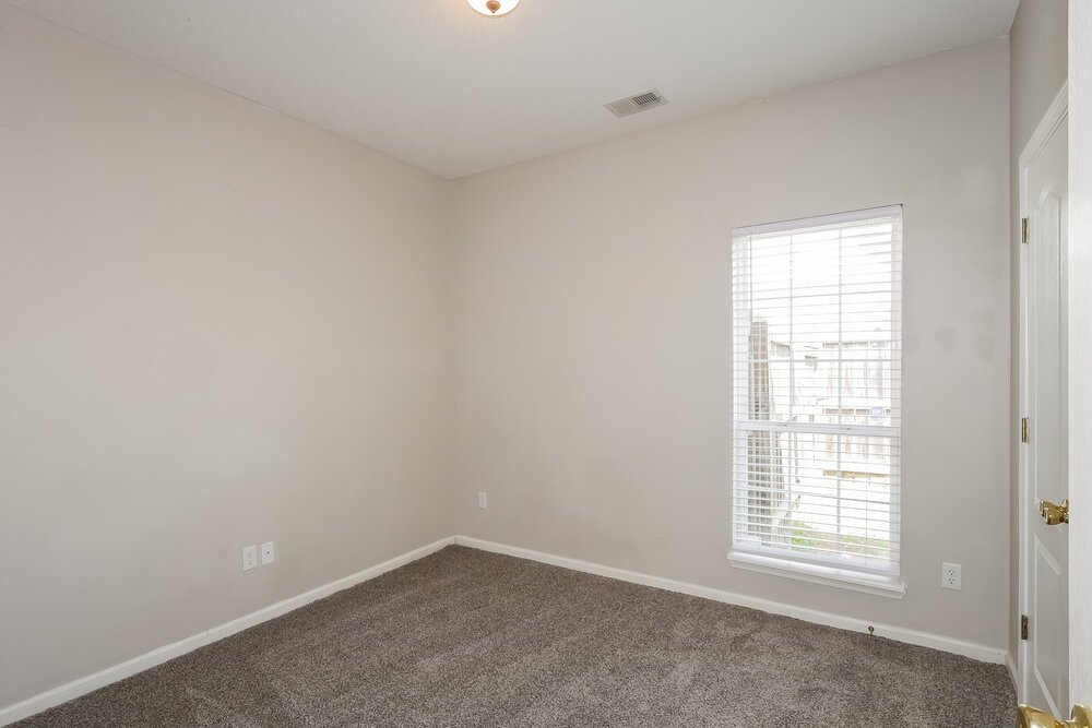 3-Bed Rental on 8426 Linda Shore photo 15