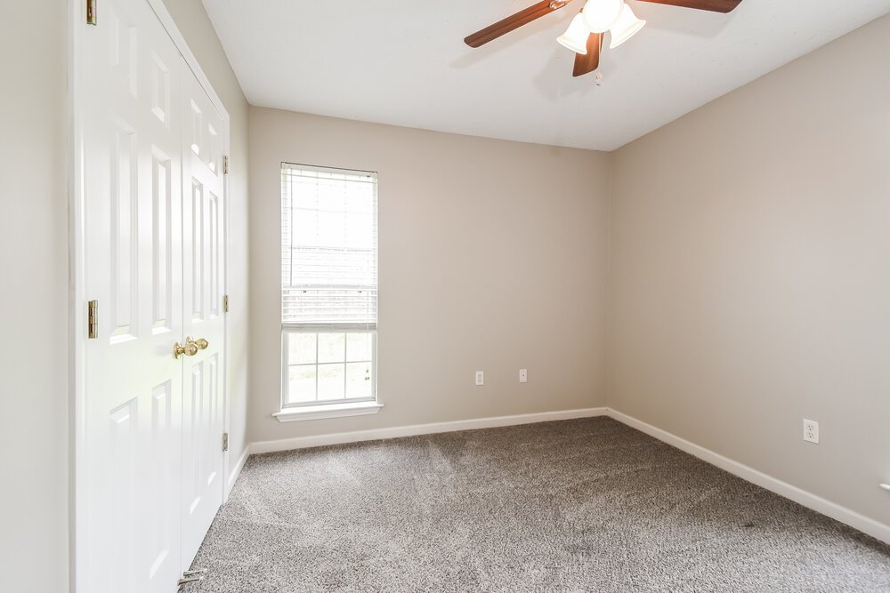 4-Bed Rental on 8181 Martin Dr photo 15