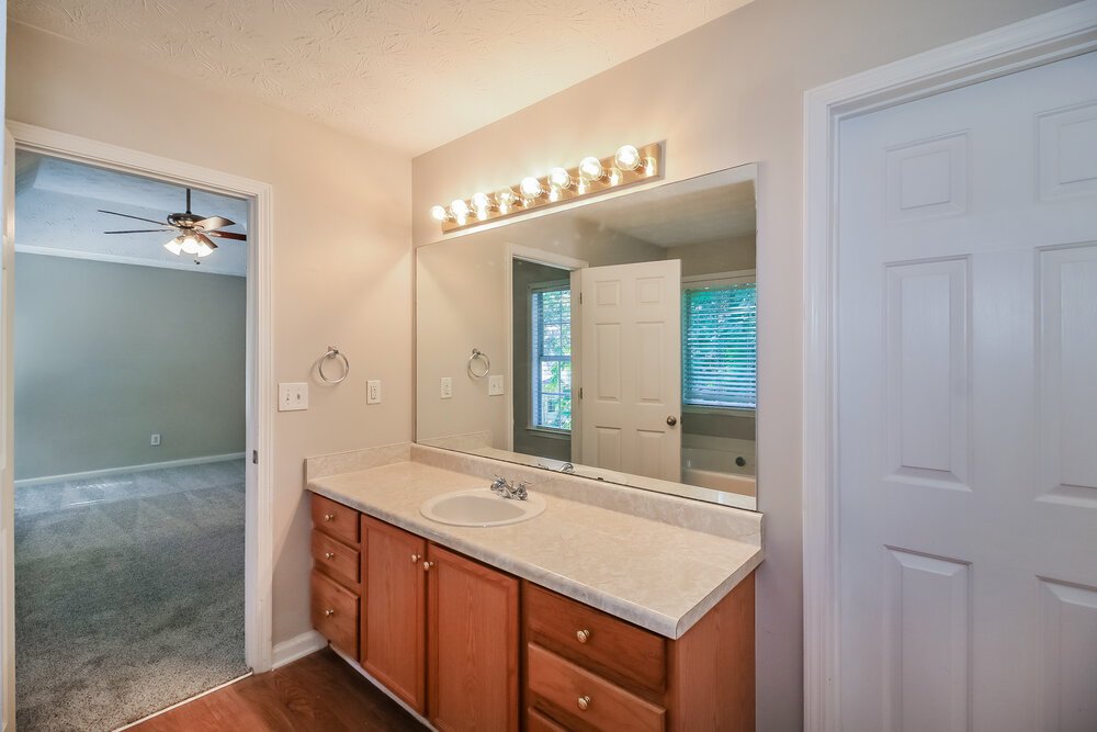 3-Bed Rental on 1905 Elm Park photo 15