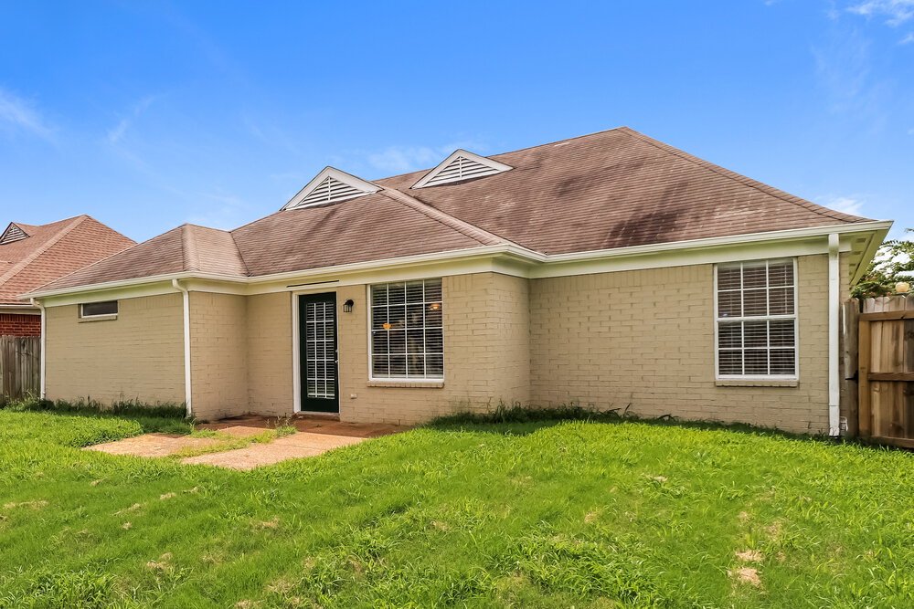 3-Bed Rental on 10000 Houston Birch photo 15
