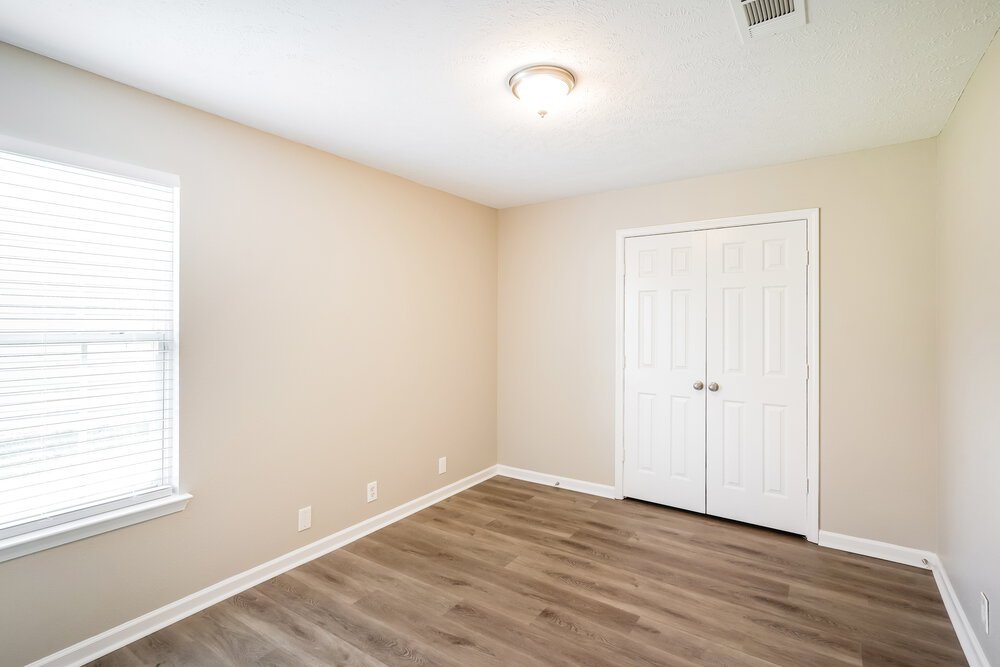 3-Bed Rental on 1312 S Hampton photo 15