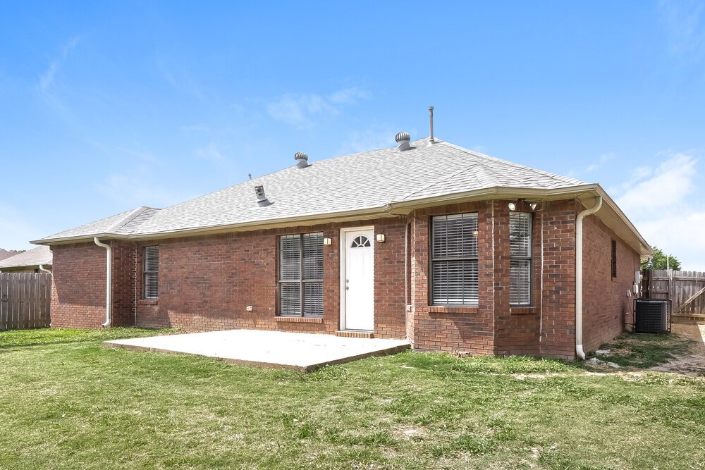 3-Bed Rental on 10873 E Ridge photo 15