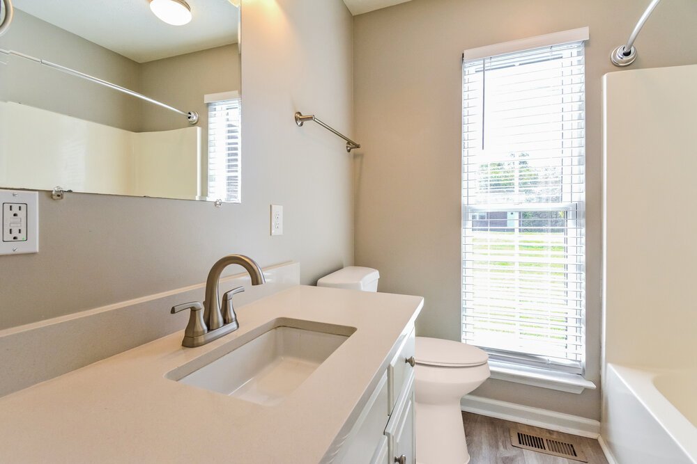 3-Bed Rental on 7660 S Swift photo 16