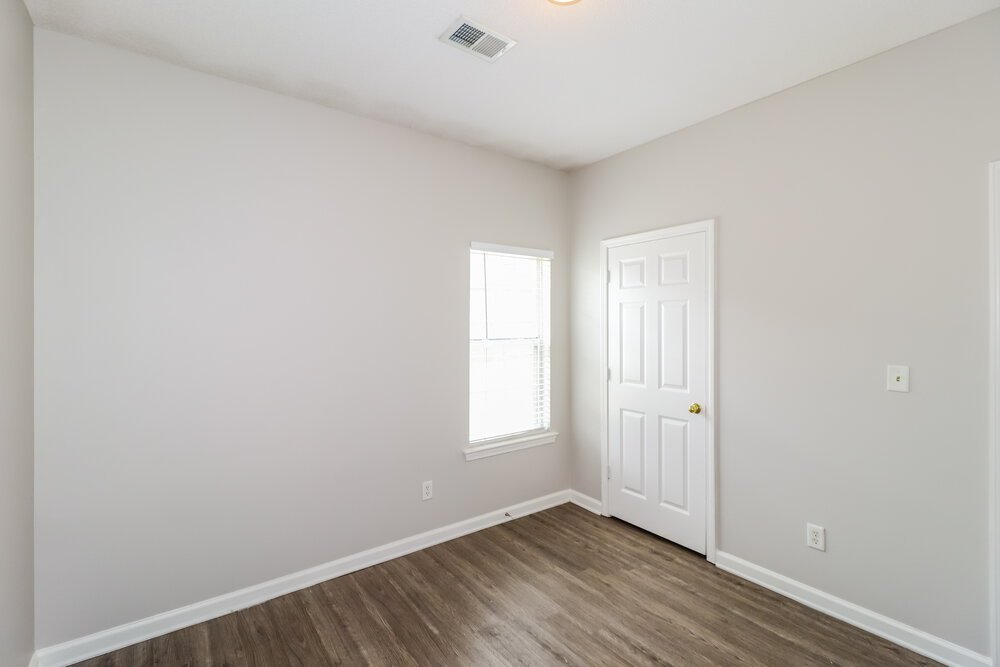 3-Bed Rental on 7575 Glen Creek photo 16