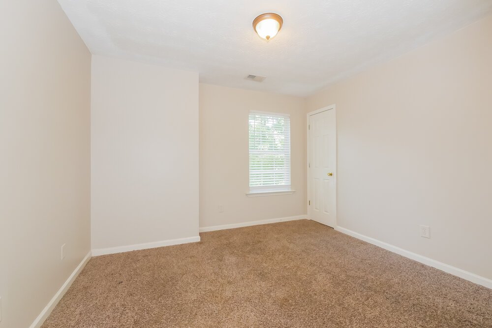 4-Bed Rental on 1002 Allegiance Dr photo 16