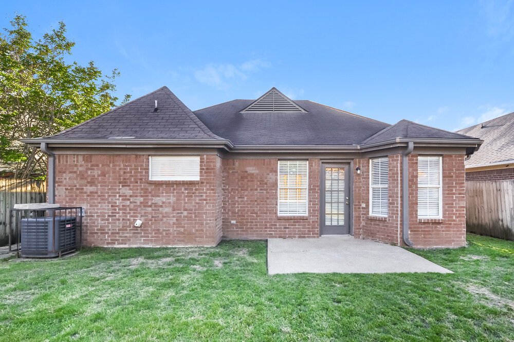 3-Bed Rental on 7642 Fox Hunt photo 16