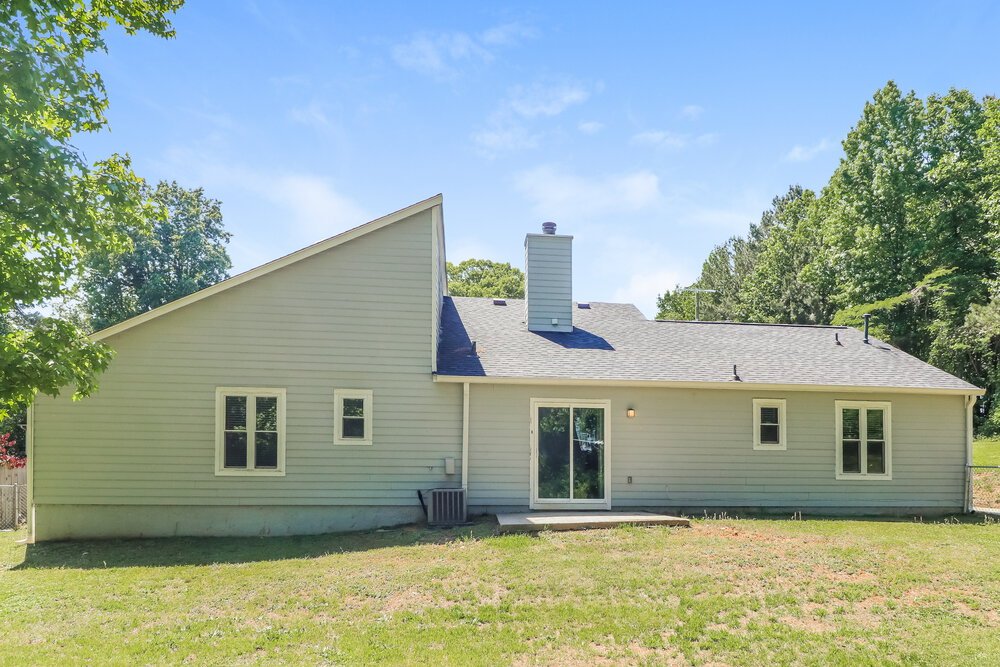 3-Bed Rental on 3000 Owens Meadow photo 16