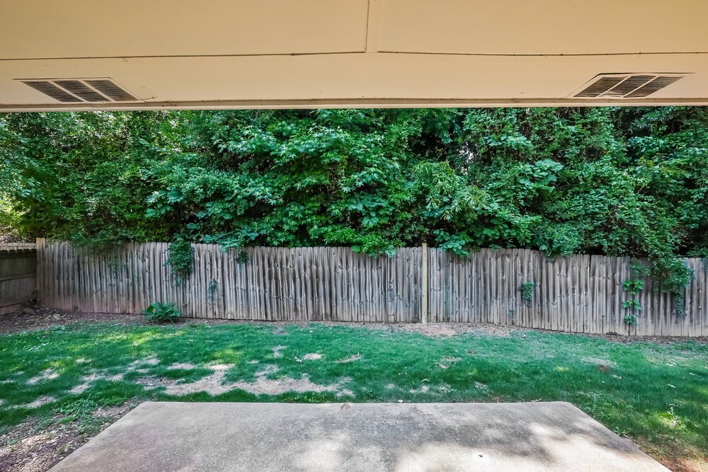 3-Bed Rental on 85 Paris Dr photo 16