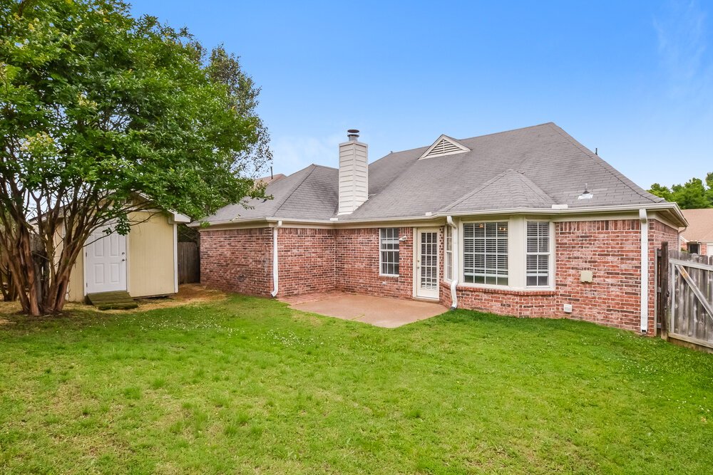 3-Bed Rental on 6967 Naples Dr photo 16