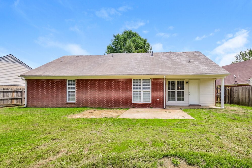 3-Bed Rental on 8035 Park Pike photo 16