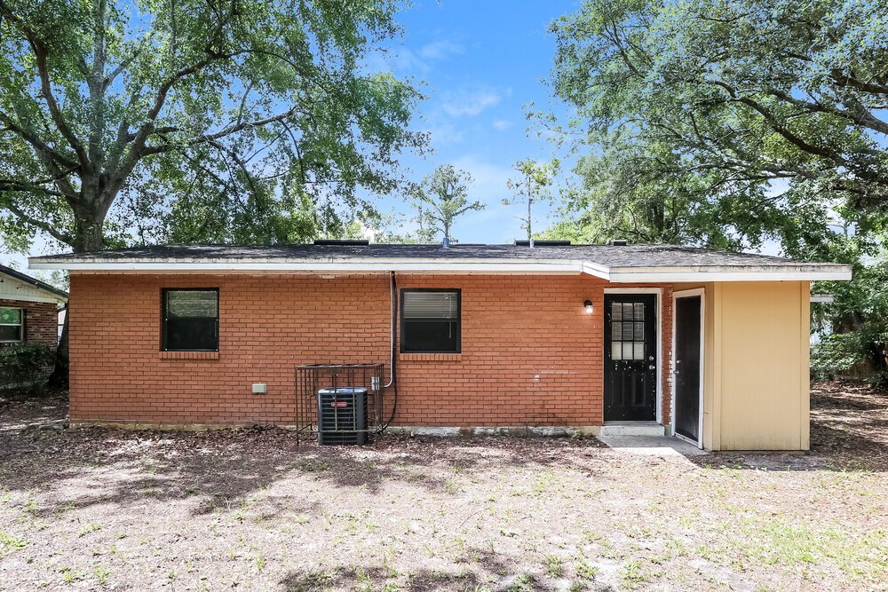 3-Bed Rental on 7233 Eudine Dr photo 16