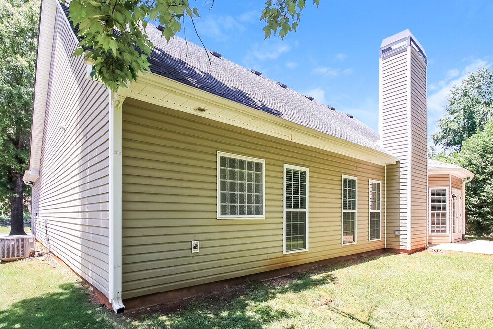3-Bed Rental on 215 Village Park photo 16