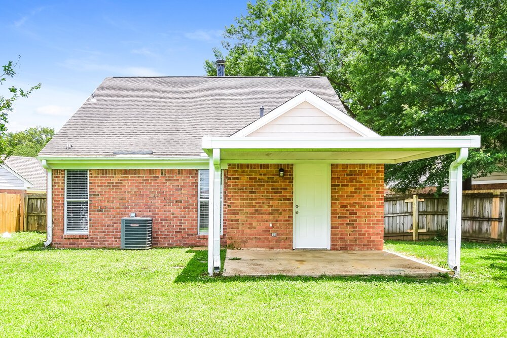 3-Bed Rental on 7711 Iris Cove photo 16