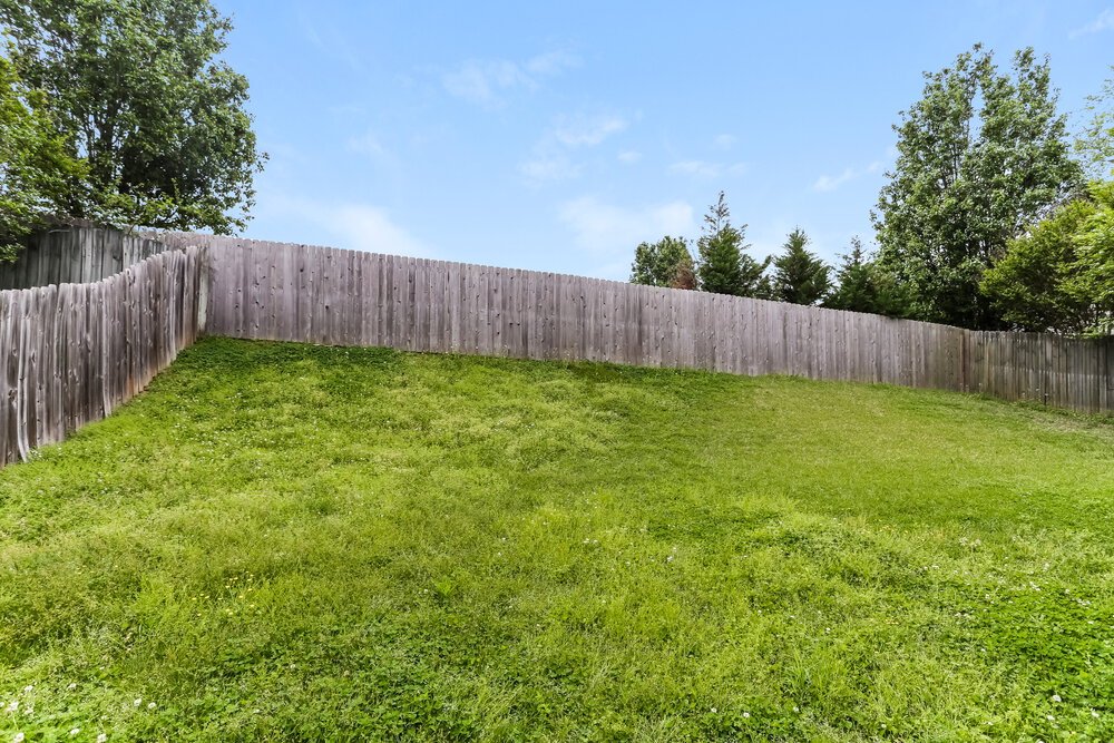 3-Bed Rental on 1142 Red Fern photo 17