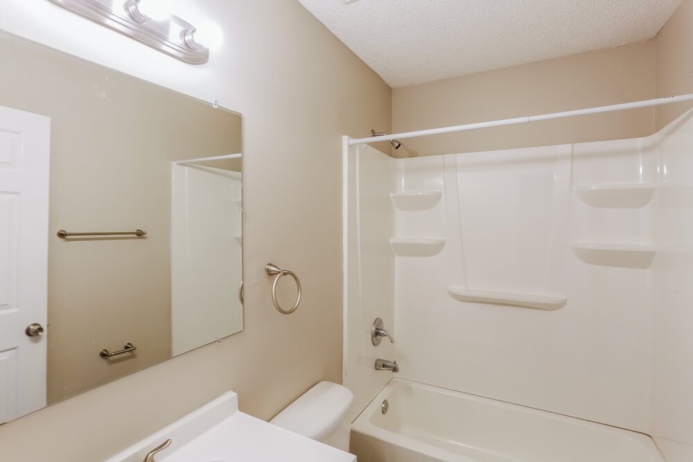 3-Bed Rental on 5305 N Oak photo 17