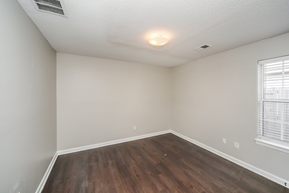 3-Bed Rental on 1719 Brentford Cv photo 17
