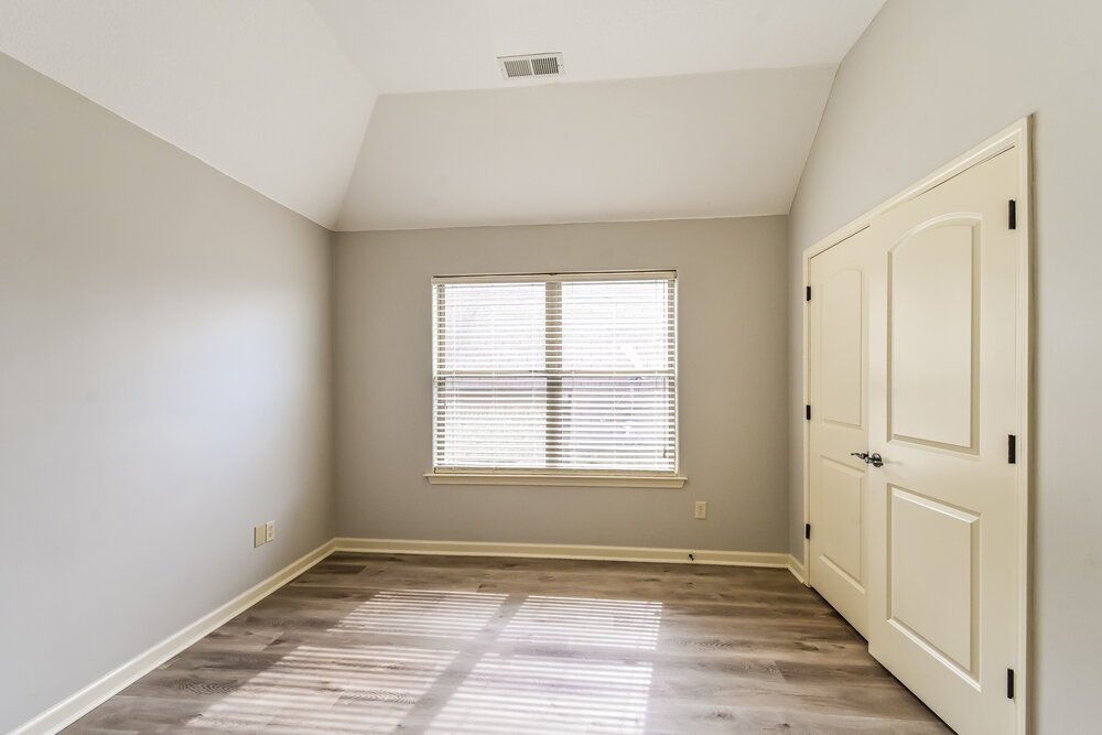 4-Bed Rental on 305 Garden Springs photo 17