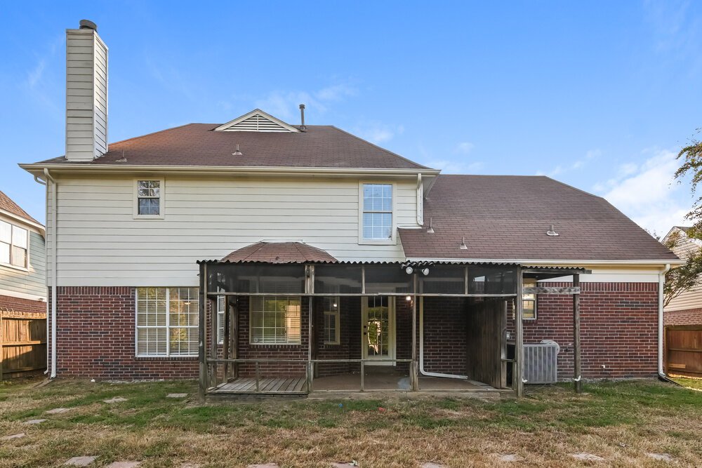 3-Bed Rental on 7159 Creekside Dr photo 17