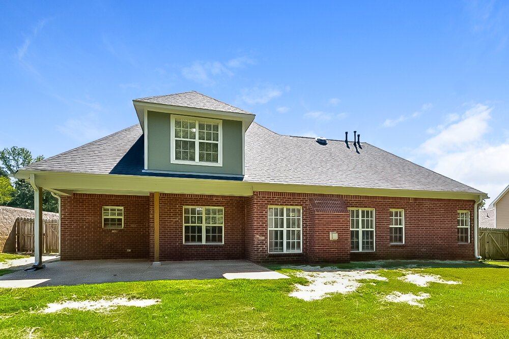 3-Bed Rental on 2007 Westwind Dr photo 17