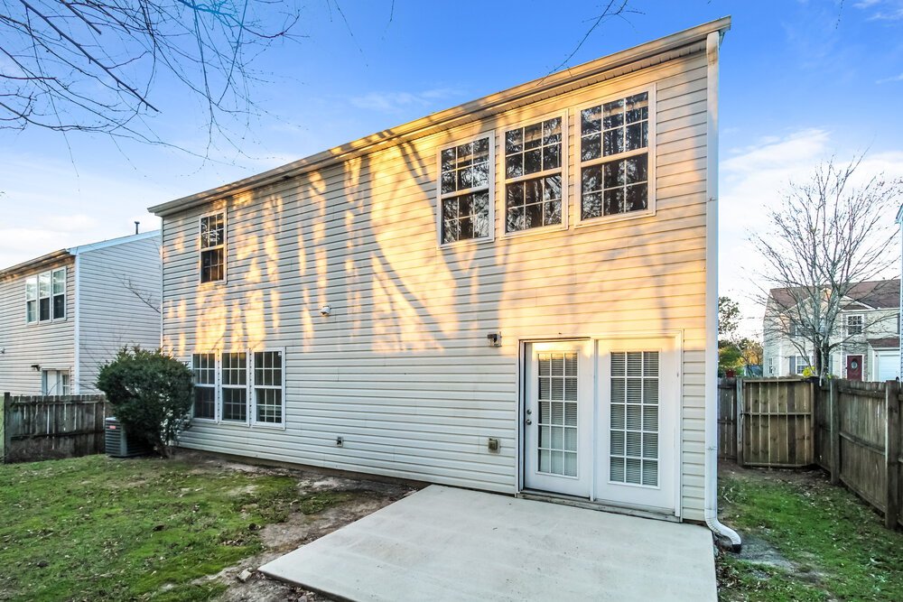 4-Bed Rental on 1247 Matt Moore photo 17