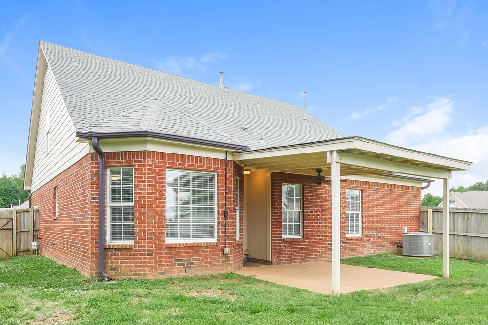 4-Bed Rental on 145 Penny Ln photo 17