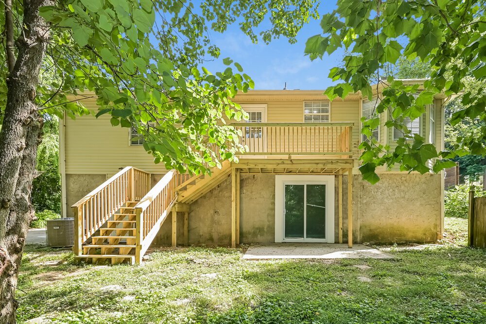 3-Bed Rental on 1204 Cedarhill Dr photo 17