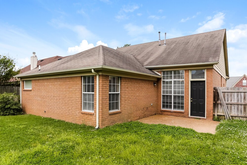 3-Bed Rental on 1142 Red Fern photo 18