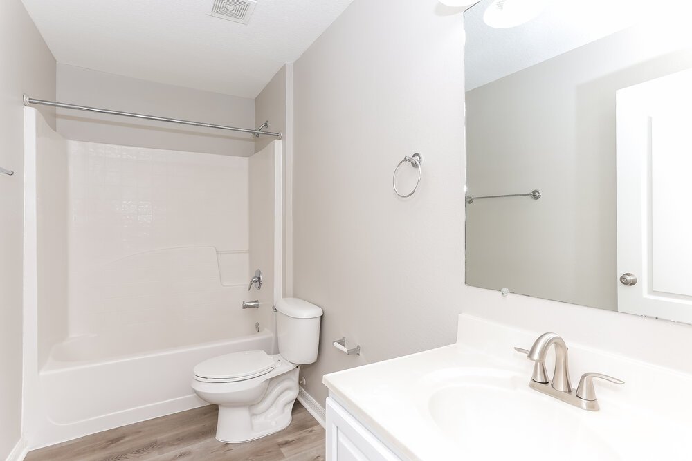 4-Bed Rental on 97122 Yorkshire Dr photo 18
