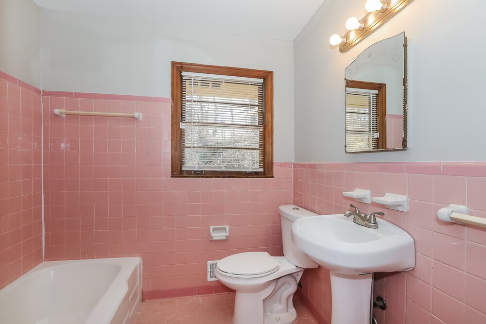 2-Bed Rental on 2147 Camp Circle photo 18
