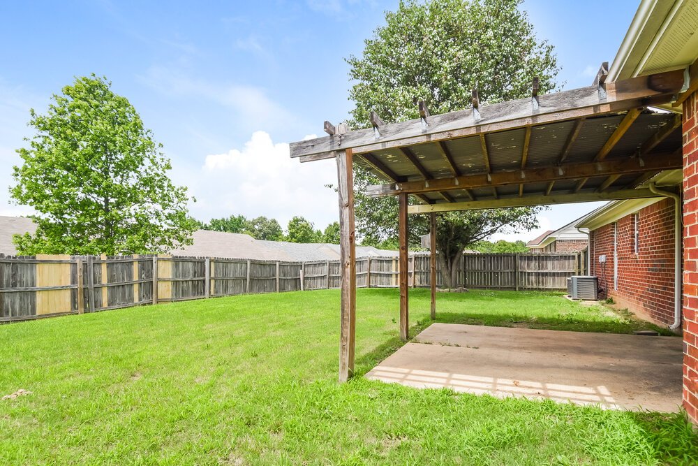 4-Bed Rental on 8181 Martin Dr photo 18
