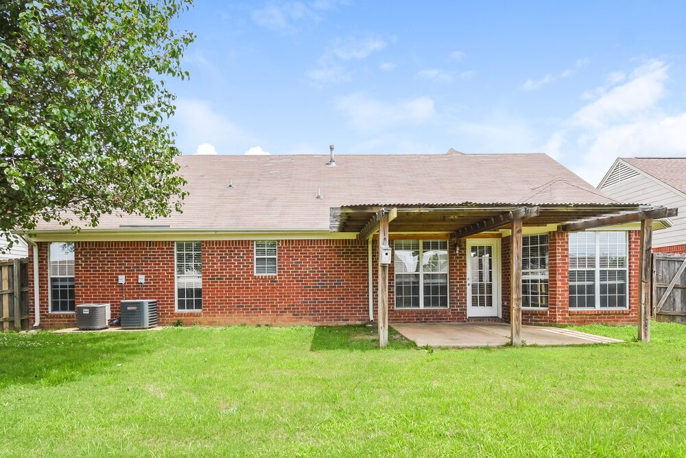 4-Bed Rental on 8181 Martin Dr photo 19
