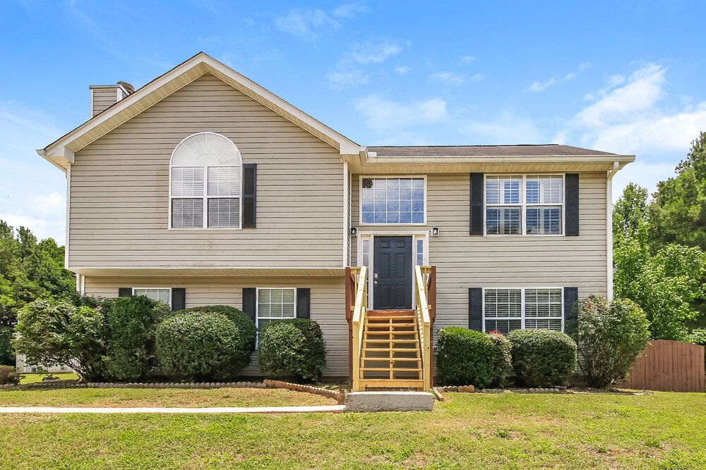 3-Bed Rental on 459 Pecan Wood photo 1