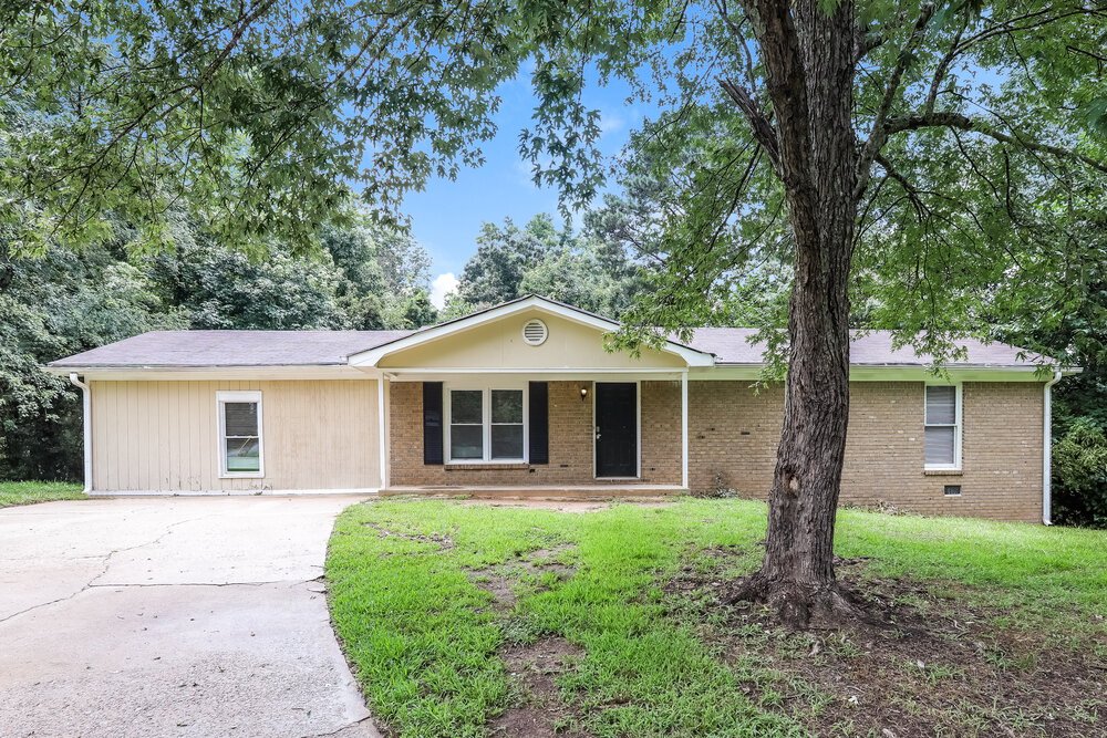 3-Bed Rental on 1338 W Stoneybrook photo 1