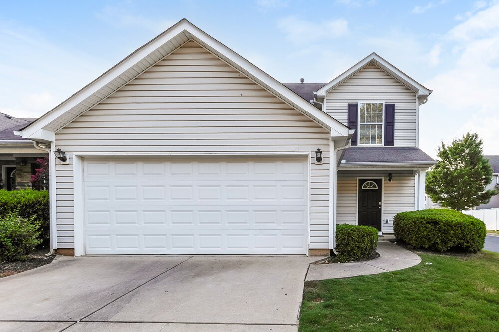 4-Bed Rental on 320 Arrowhead Dr photo 1