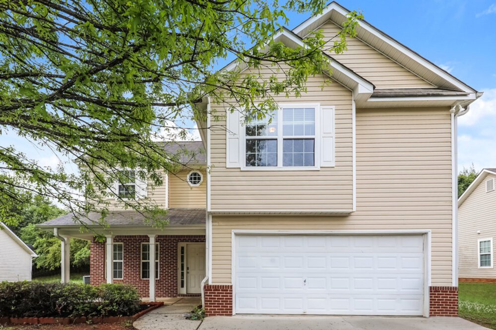 3-Bed Rental on 1805 Neighborhood Walk photo 1