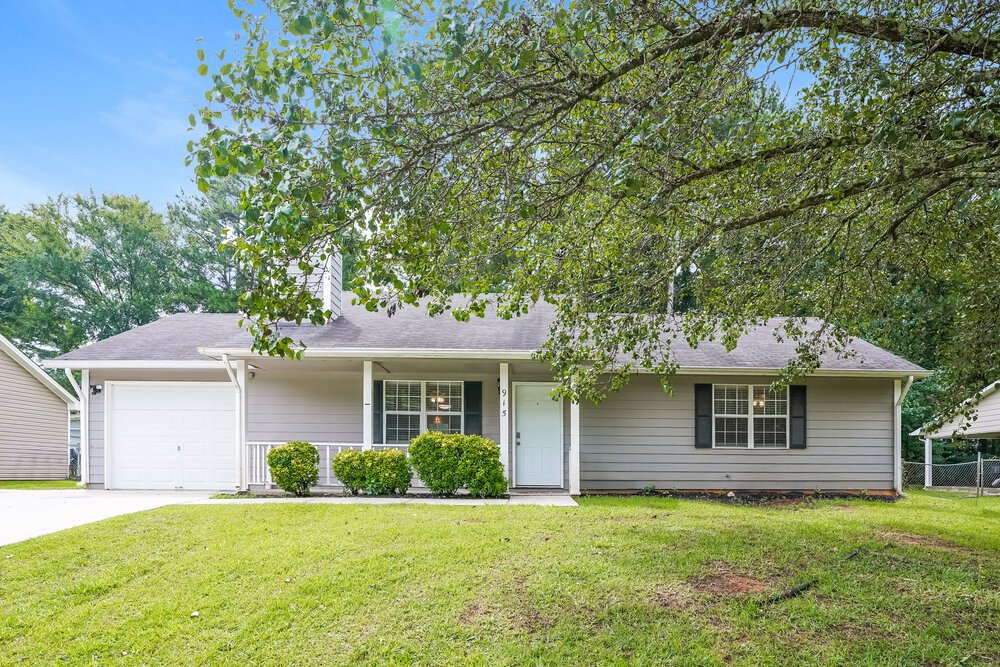 3-Bed Rental on 915 Walnut Creek photo 1