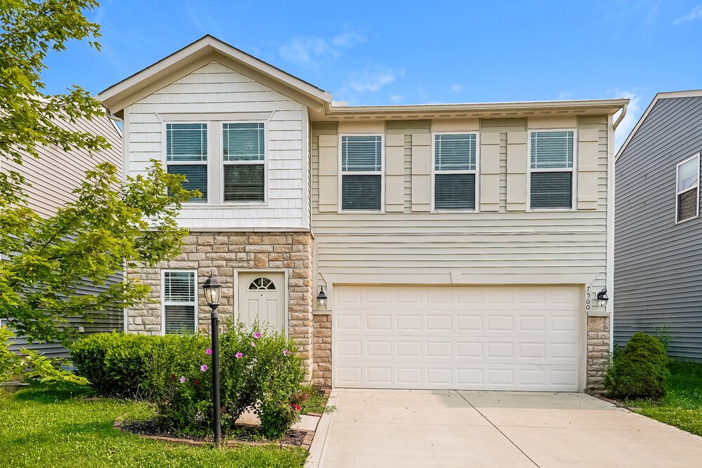 4-Bed Rental on 7500 Willow Leaf photo 1