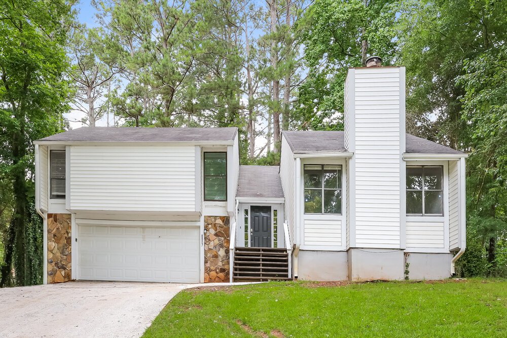 3-Bed Rental on 8807 Parliament Place photo 1
