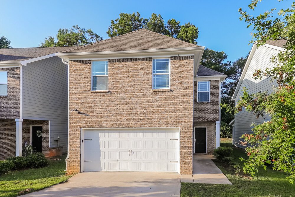 4-Bed Rental on 1871 Simmons Lane photo 2