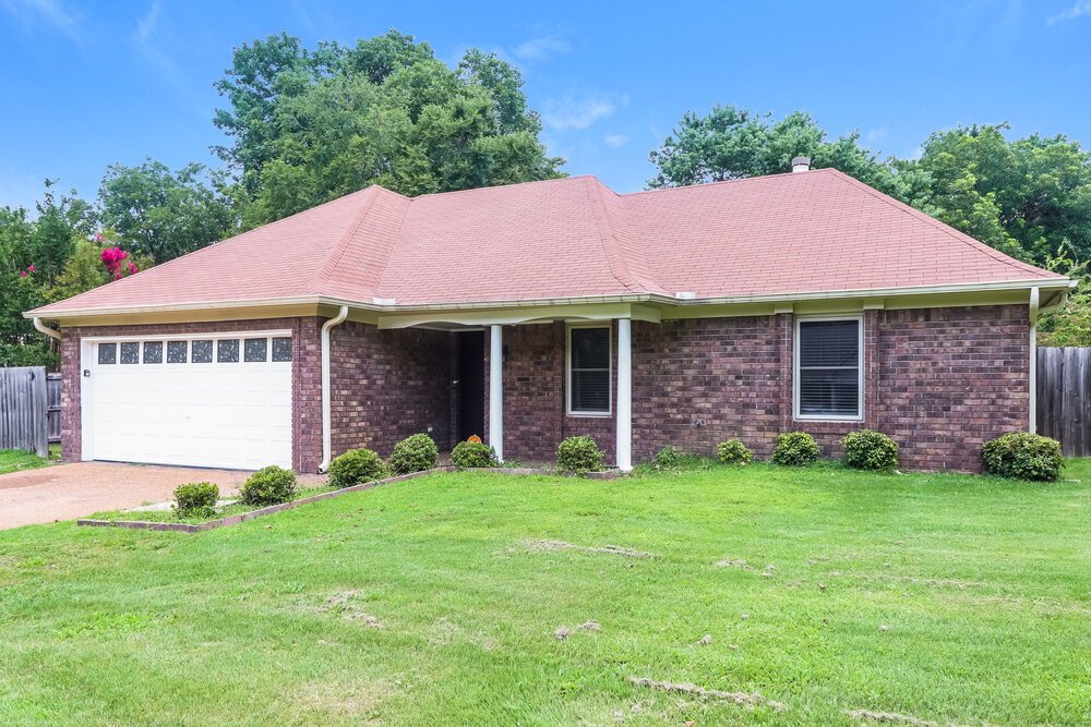 3-Bed Rental on 1366 Sandy Stone photo 3