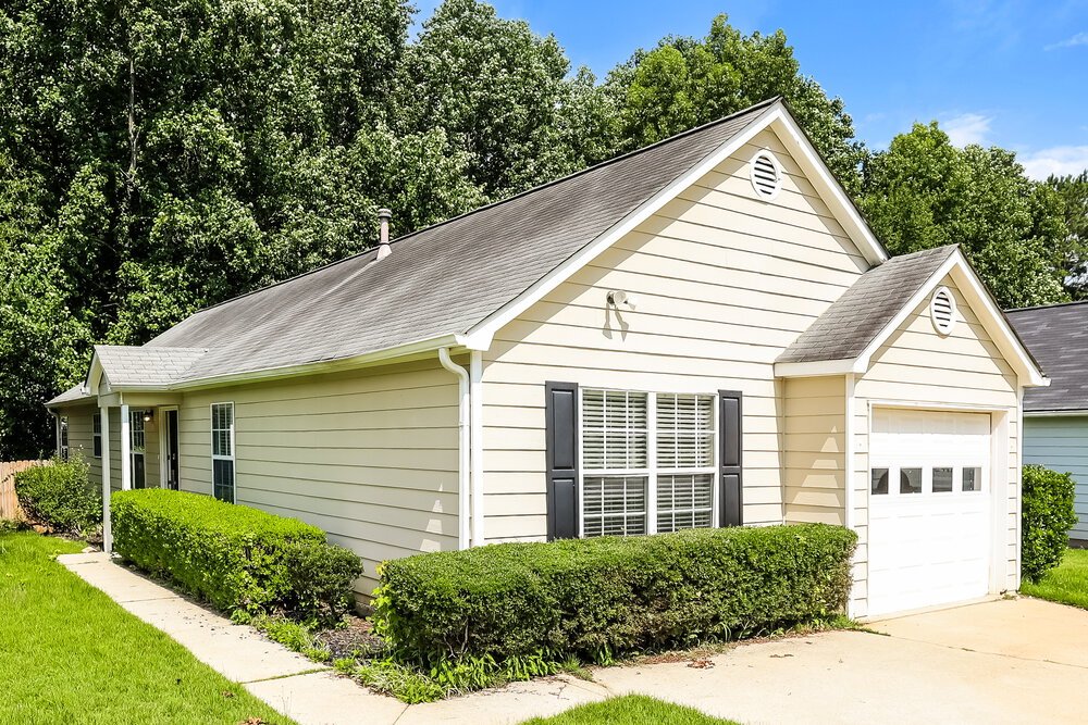 3-Bed Rental on 1310 Waterton Trl photo 3
