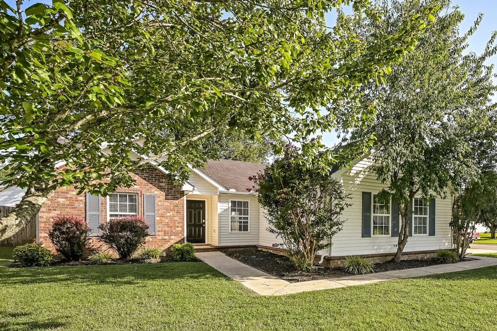 3-Bed Rental on 1147 Melvin Dr photo 3