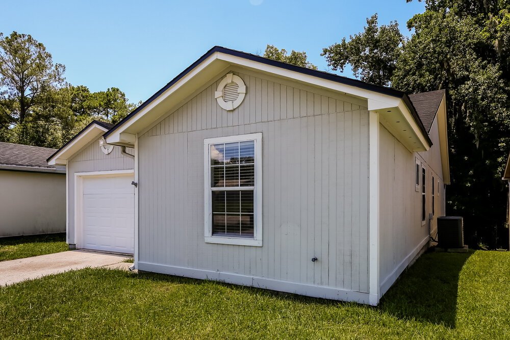 3-Bed Rental on 282 Aquarius Cir photo 3