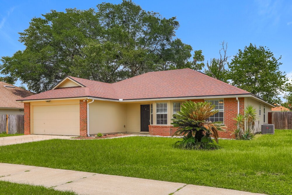 4-Bed Rental on 3268 Avalon Dr photo 3