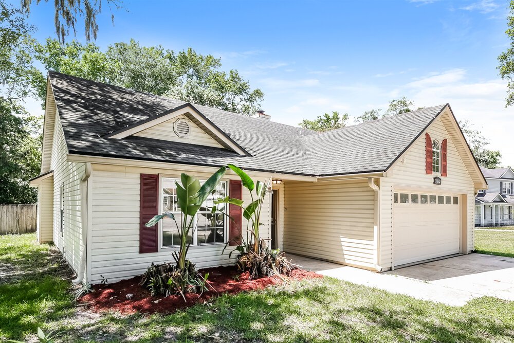 3-Bed Rental on 12725 Serenade Cir photo 3