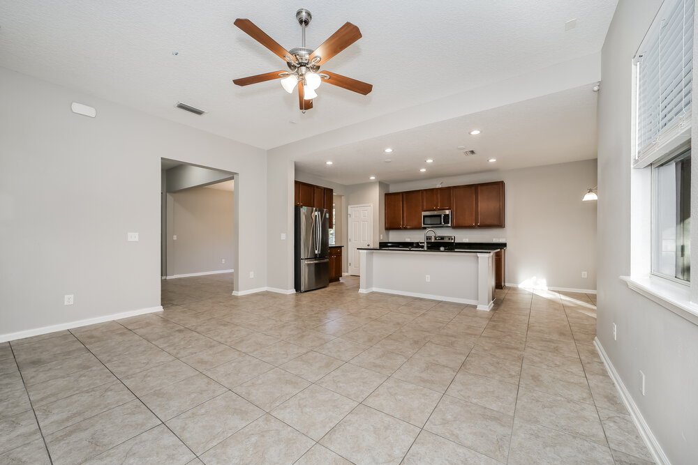 4-Bed Rental on 1606 Creek Point photo 3