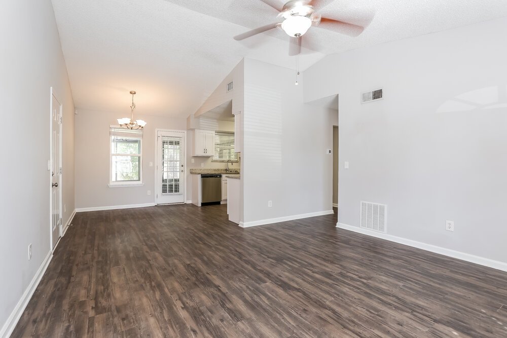 3-Bed Rental on 3695 Deer Crossing photo 3