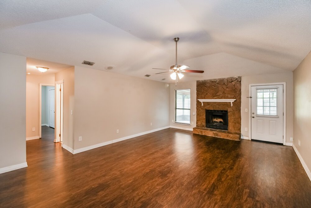3-Bed Rental on 8468 Hamden Rd photo 3
