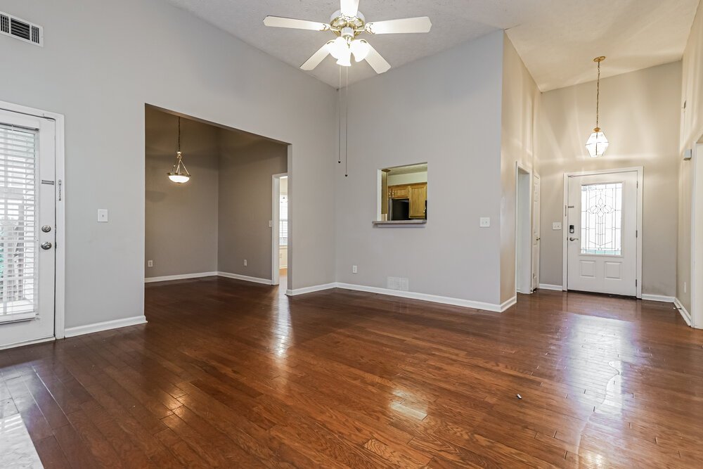 3-Bed Rental on 437 Camella Cir photo 3